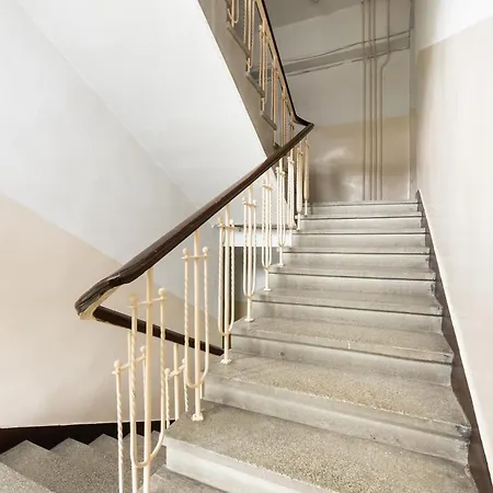 Plac Zbawiciela Comfy Studio Apartment