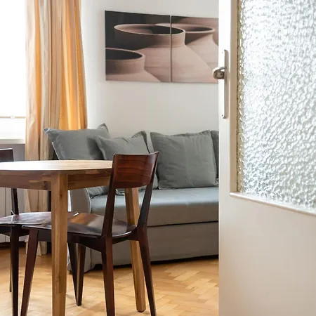 Plac Zbawiciela Comfy Studio Apartment *